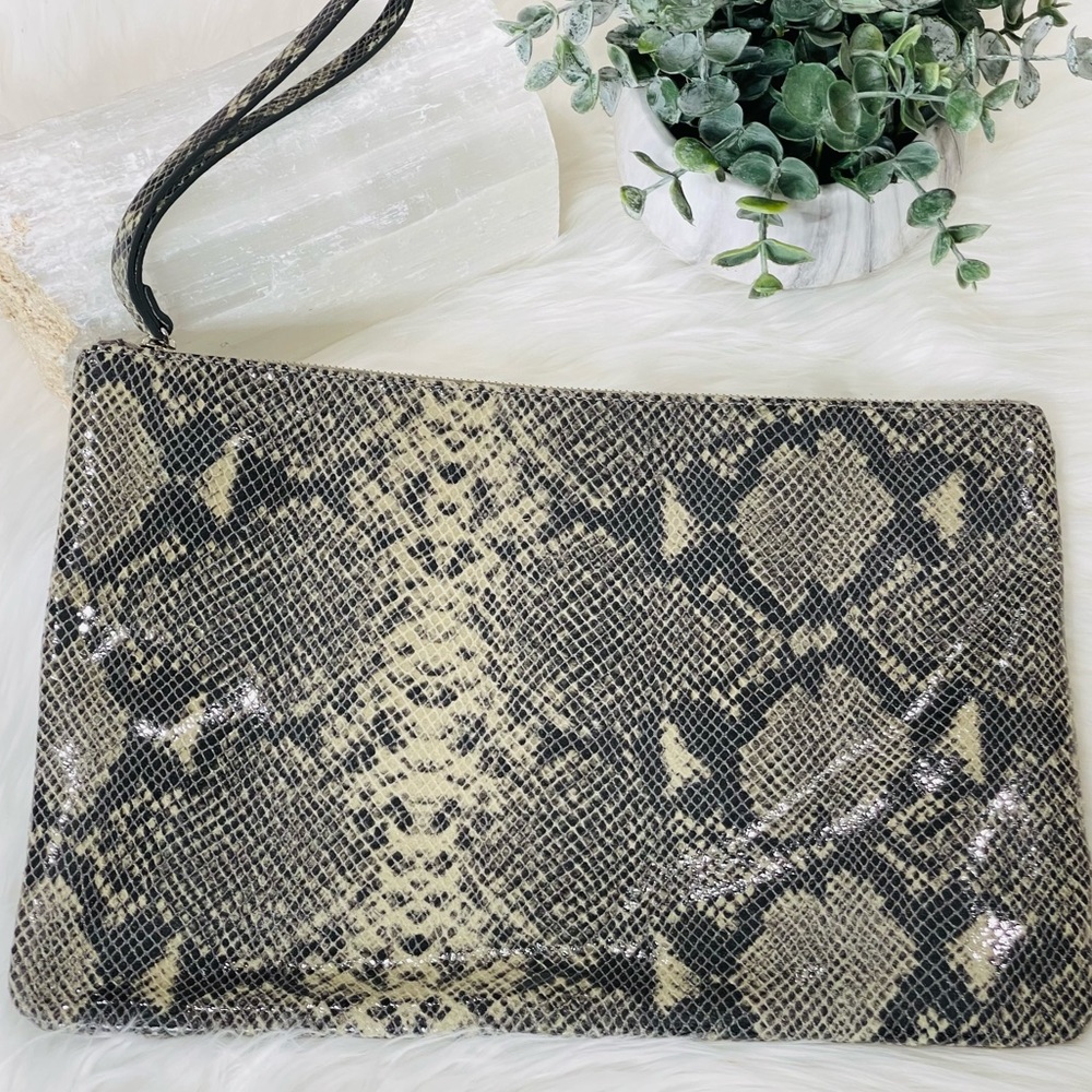BANANA REPUBLIC leather clutch RARE Super Large Reptile Snakeskin Wristlet